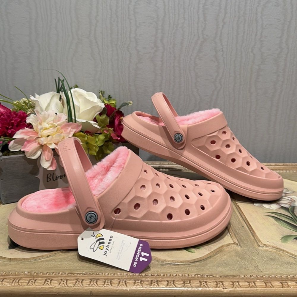NWT Joybees Pink Plush Lined Clogs Faux Fur Lined Women’s Sz 11 Men’s Sz 9